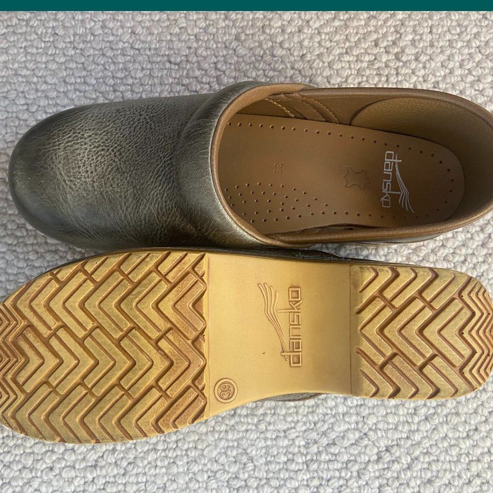 Dansko Clogs, Stone Distressed Leather, size 39